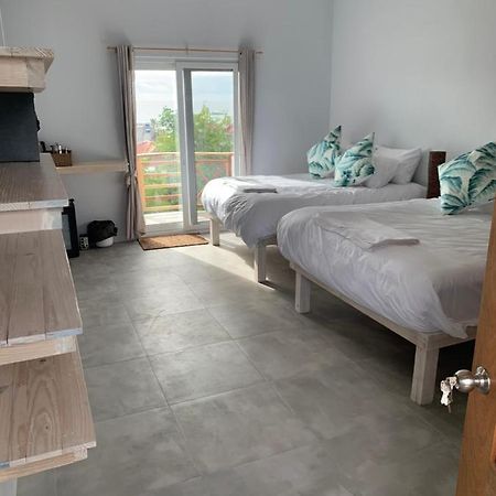 Crown Malapascua Hotel Екстериор снимка