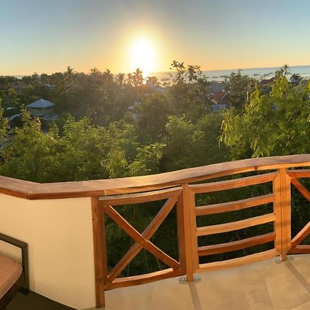Crown Malapascua Hotel Екстериор снимка