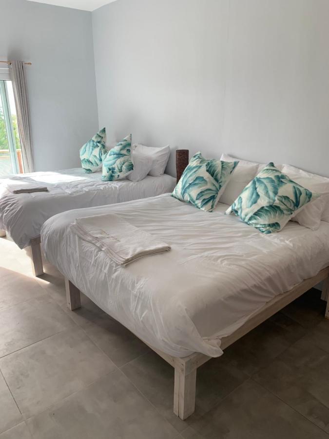Crown Malapascua Hotel Екстериор снимка