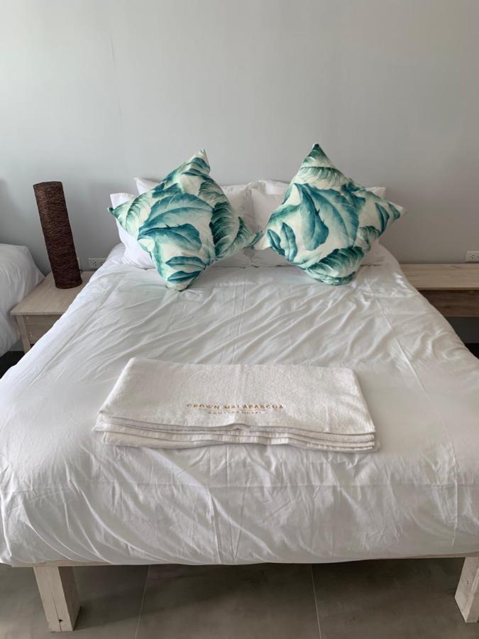 Crown Malapascua Hotel Екстериор снимка
