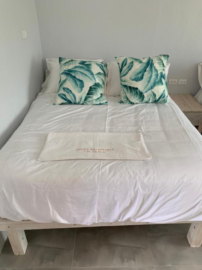 Crown Malapascua Hotel Екстериор снимка
