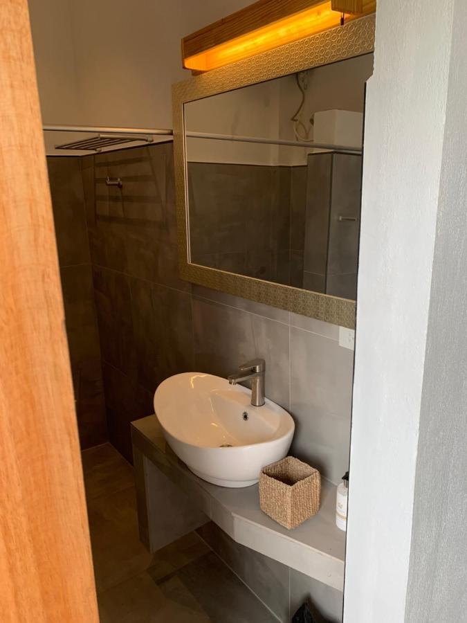 Crown Malapascua Hotel Екстериор снимка