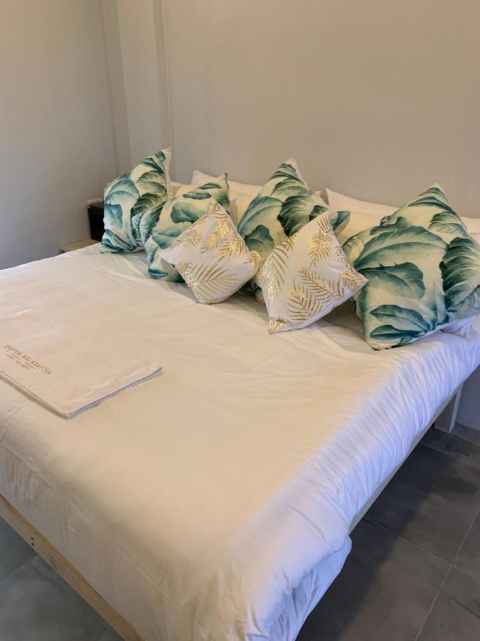 Crown Malapascua Hotel Екстериор снимка