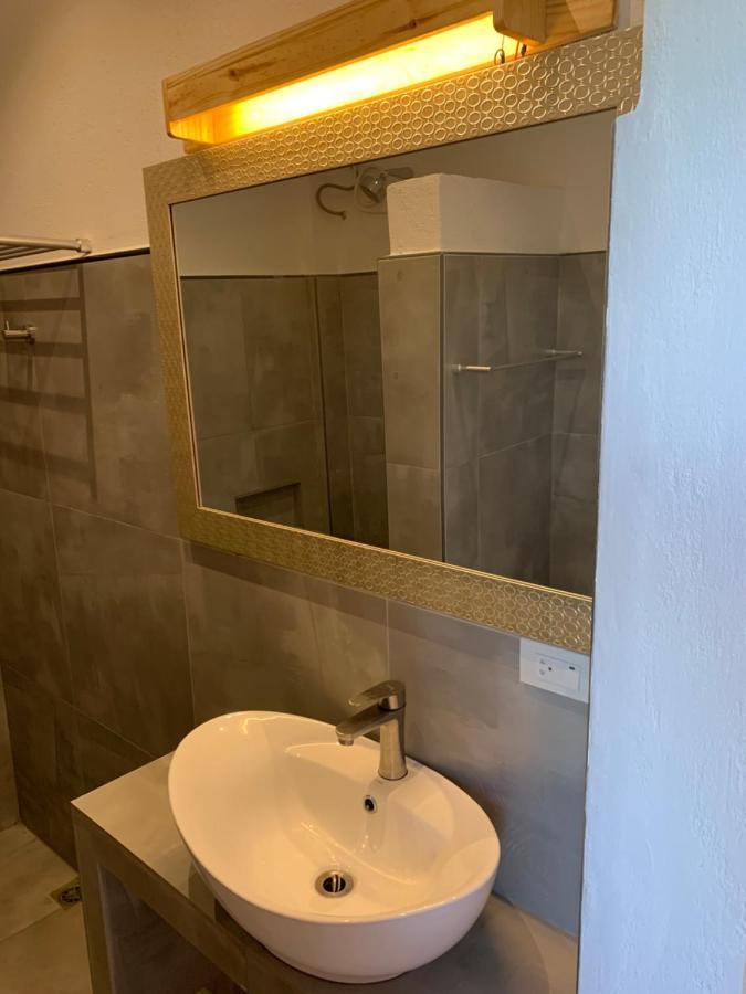Crown Malapascua Hotel Екстериор снимка