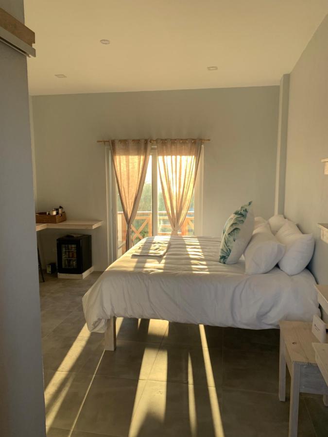 Crown Malapascua Hotel Екстериор снимка