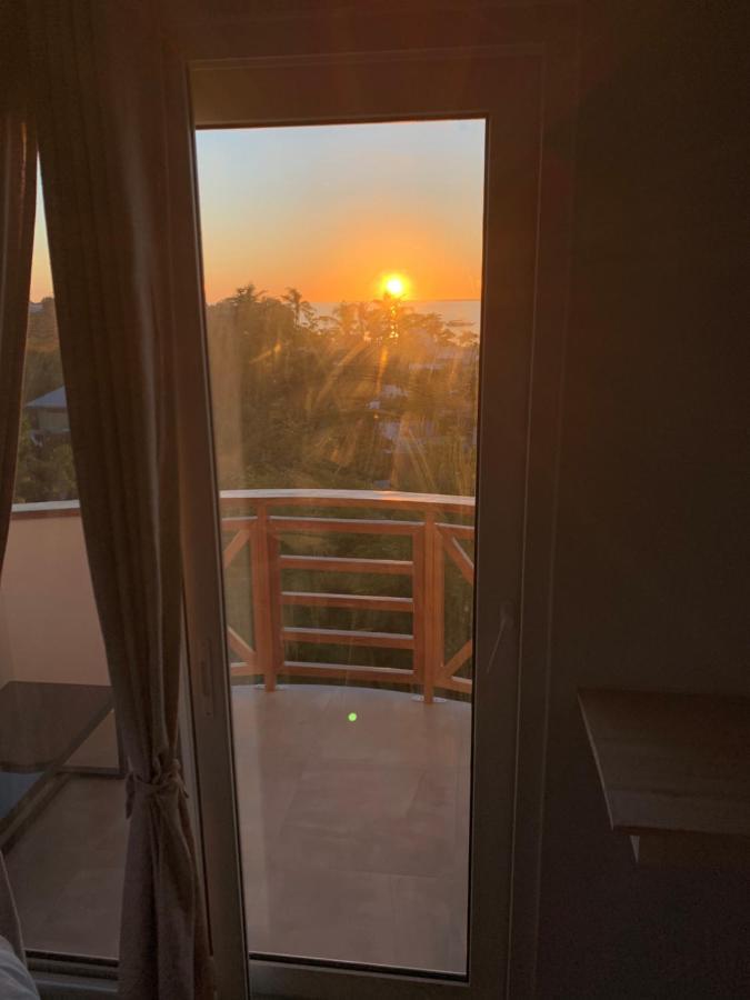 Crown Malapascua Hotel Екстериор снимка